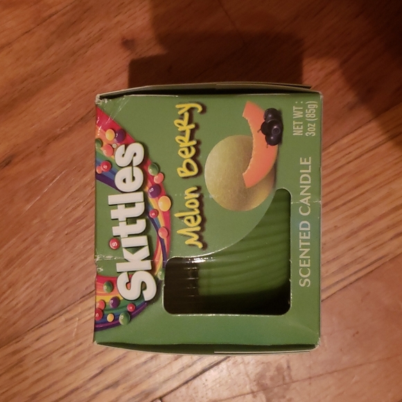 NEW Skittles Candle Melon Berry - Picture 5 of 8